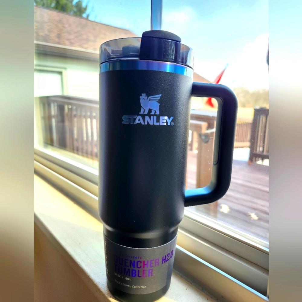 Stanley 30oz The Black Chroma Quencher H2.0 Flowstate Tumbler